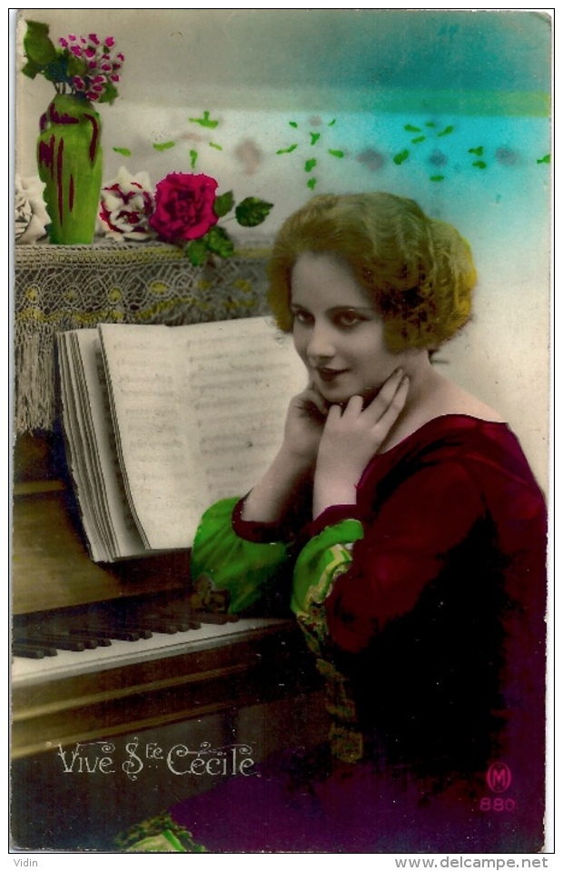 Femme Au Piano Sainte Cécile - Europe