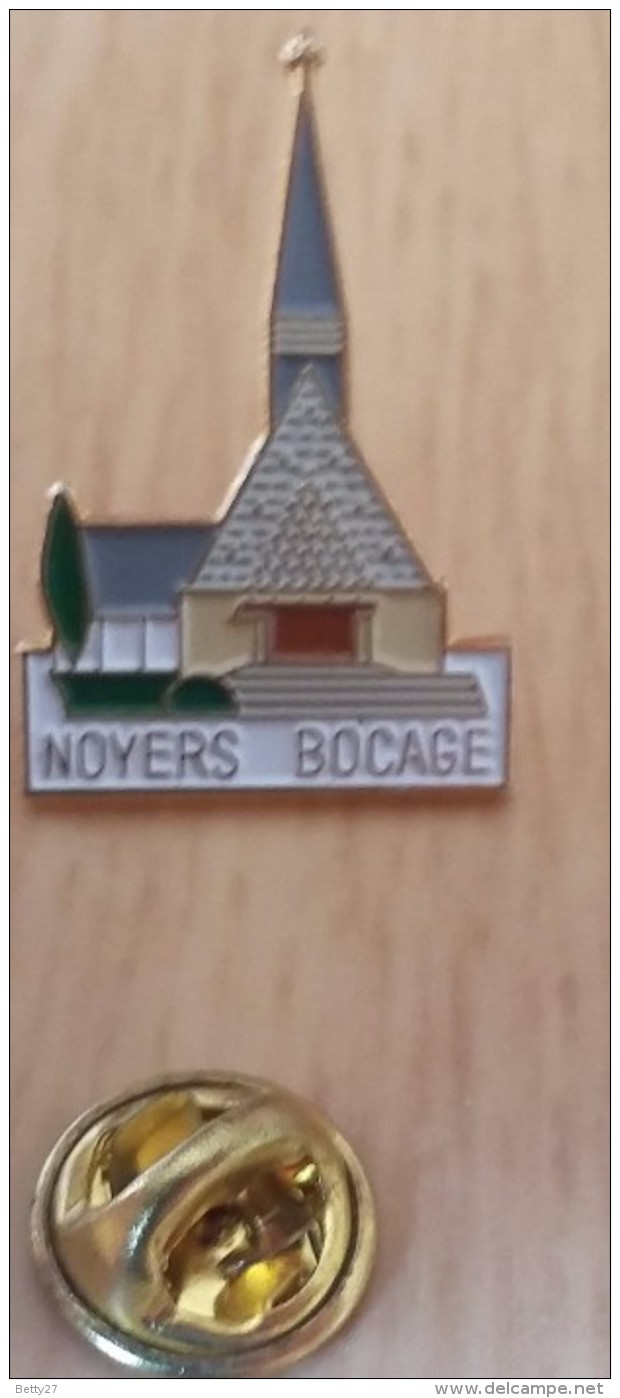 Pin´s  NOYERS BOCAGE - Villes