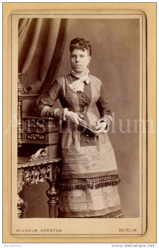 Photo-carte De Visite / CDV / Femme / Woman / Photo Wilhelm Kersten / Berlin / Germany - Anciennes (Av. 1900)