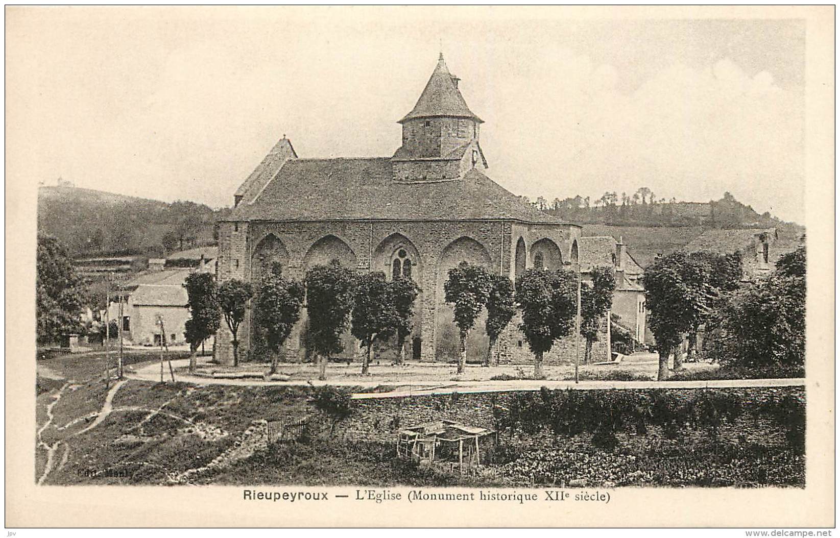 RIEUPEYROUX . L'EGLISE . MONUMENT HISTORIQUE XII EME SIECLE . - Autres & Non Classés