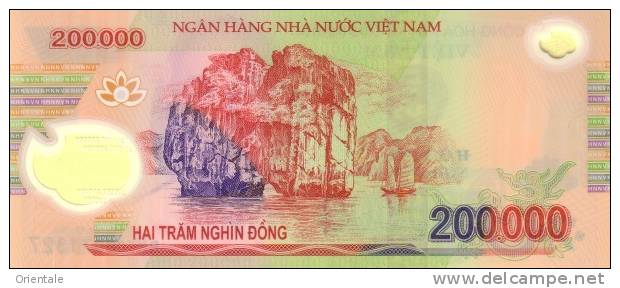 VIETNAM P. 123e 200000 D 2010 UNC - Vietnam