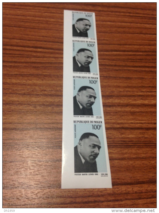 LUTHER KING MARTIN PASTEUR NIGER BANDE DE 4 NON DENTELEES STRIP OF 4 IMPERFORATED IMPERF UNGEZAHNT - Martin Luther King