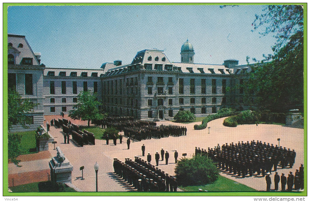 U.S. NAVAL ACADEMY - ANNAPOLIS MARYLAND Midshipmen In Formation At Bancroft Hall - Annapolis – Naval Academy