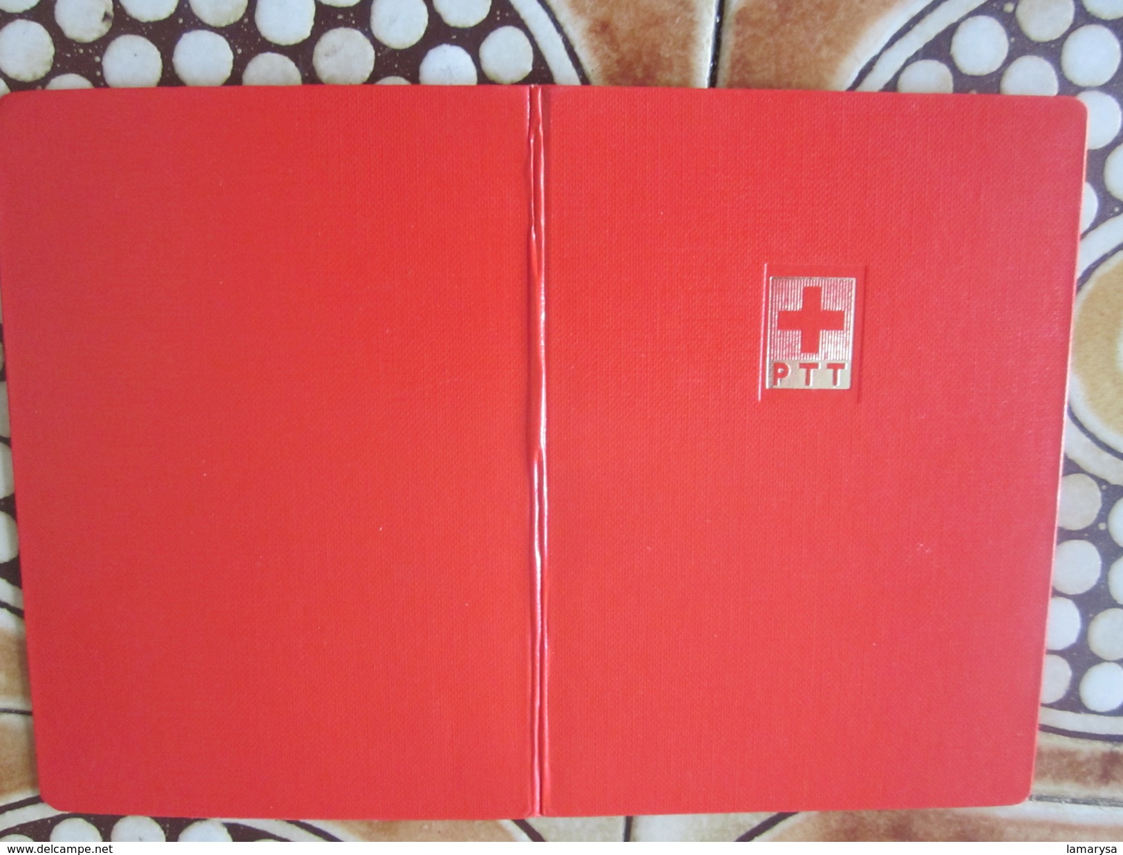 Helvetia Suisse Croix Rouge Matériel,Album Rouge à Bande Pour Timbres Postes Petit Format,fond Blanc Port Postal Offert - Klein Formaat, Blanco Pagina