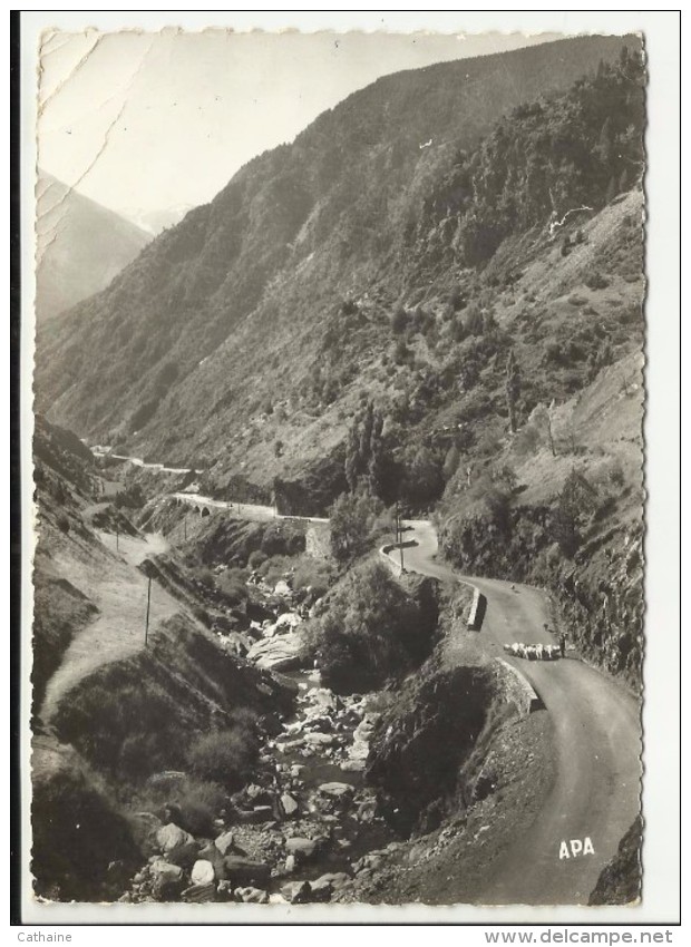 ANDORRE . VALLS D ANDORRA . GORGES DE MERITXELL . LE GARDIEN DE MOUTONS ( Pli ) - Andorre