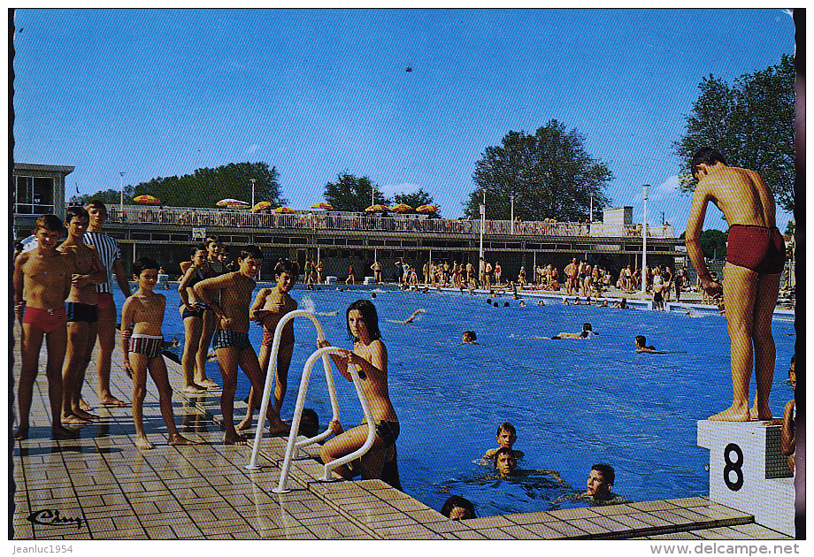 MOULINS PISCINE - Moulins