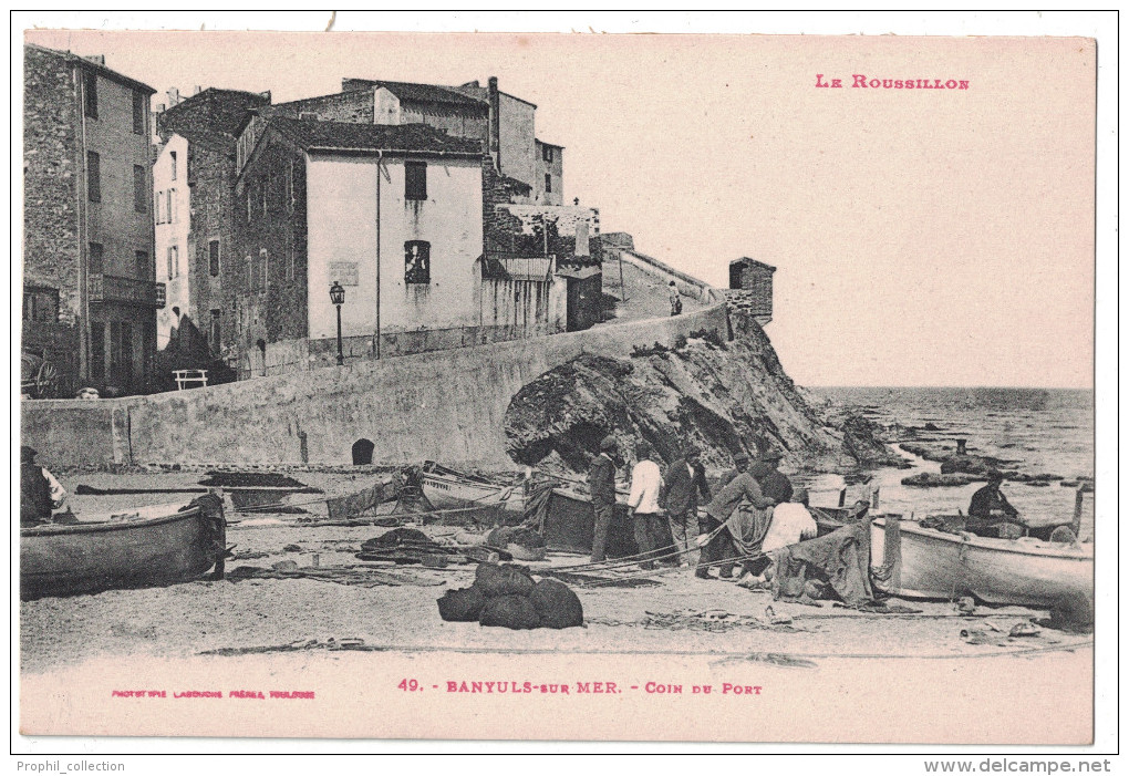 Pyrenees Orientales 66 - BANUYLS Ur MER Belle Vue Animée Sur Un Coin Du Port Avec Pecheurs Barques De Peche Village - Banyuls Sur Mer