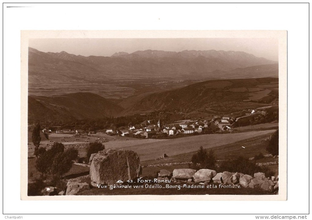 Font Romeu - Vue Générale Vers Odeillo - Bourg Madame Et La Frontière - Autres & Non Classés