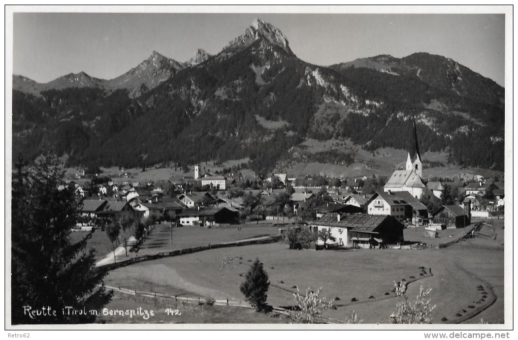 REUTTE &#8594; Schöne Dorfansicht Partie Um Die Kirche, Photo-Karte Ca.1940 - Reutte