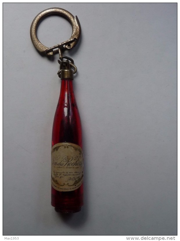 PORTE-CLEF - VINS DES ROCHERS - Porte Clef En Forme De Bouteille - Contenant Un Porte-plume Réservoir - Porte-clefs