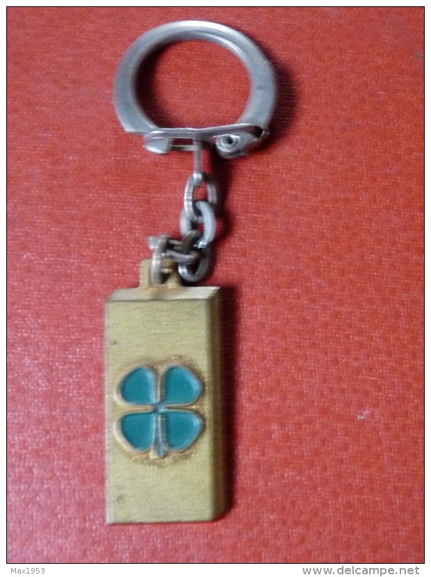 PORTE-CLEF - BÂTIR AVEC NOTRE EVEQUE TOURNAI - Trèfle à Quatre Feuilles - Métal - - Porte-clefs