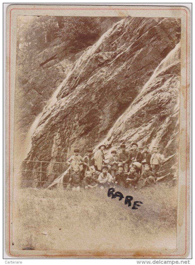 Au Pied De La Cascade Du Barrage De Rochetaillée En 1925,prés Saint étienne,enfants Du Pays En Ballade,rare,massif Pilat - Other & Unclassified