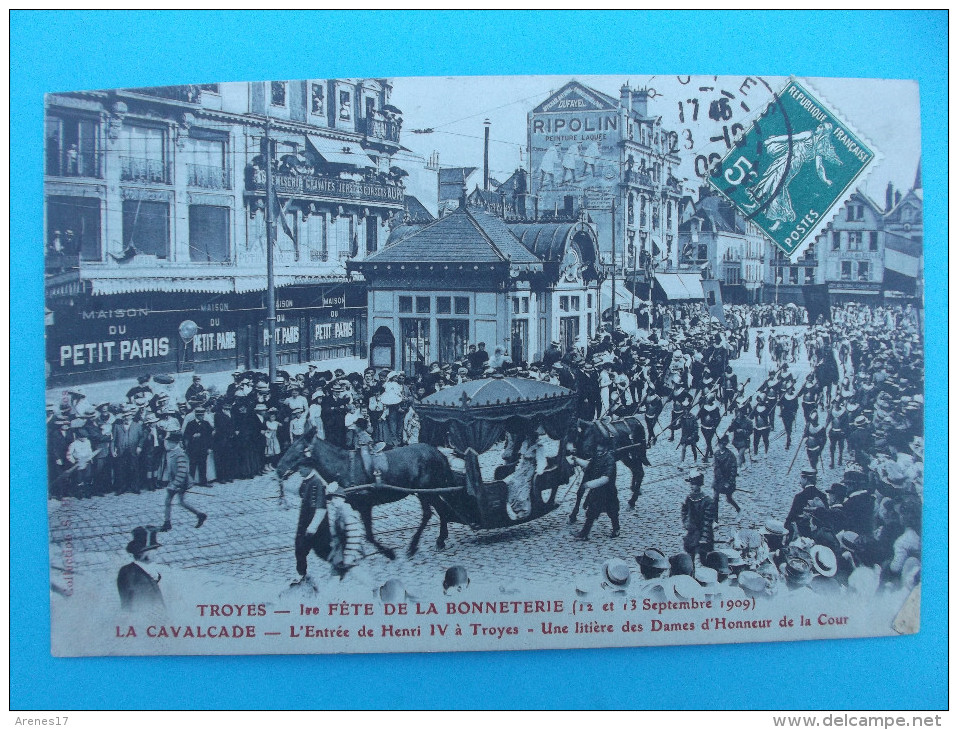 10 : TROYES : 1re FETE De La BONNETERIE , LA CAVALCADE , C.P.A.,carte En Très Bon état ,animée - Carnaval