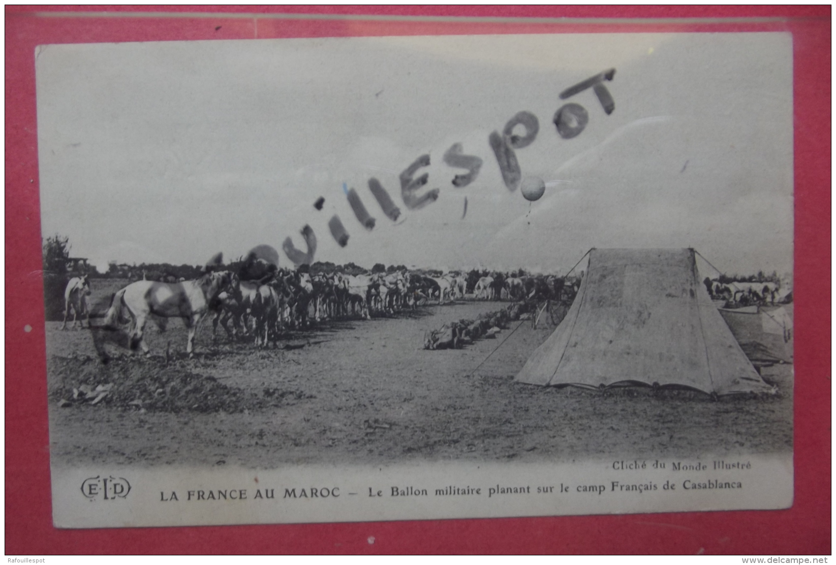 Cp La France Au Maroc Le Ballon Militaire Planant Sur Le Camp Francais De Casablanca Pub Maggi - Montgolfières