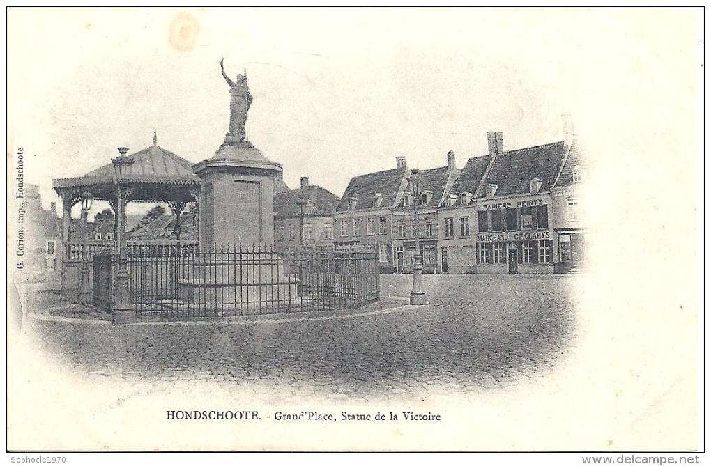 NORD - 59 - HONDSCHOOTE - Grand Place - Statue De La Victoire - Hondshoote