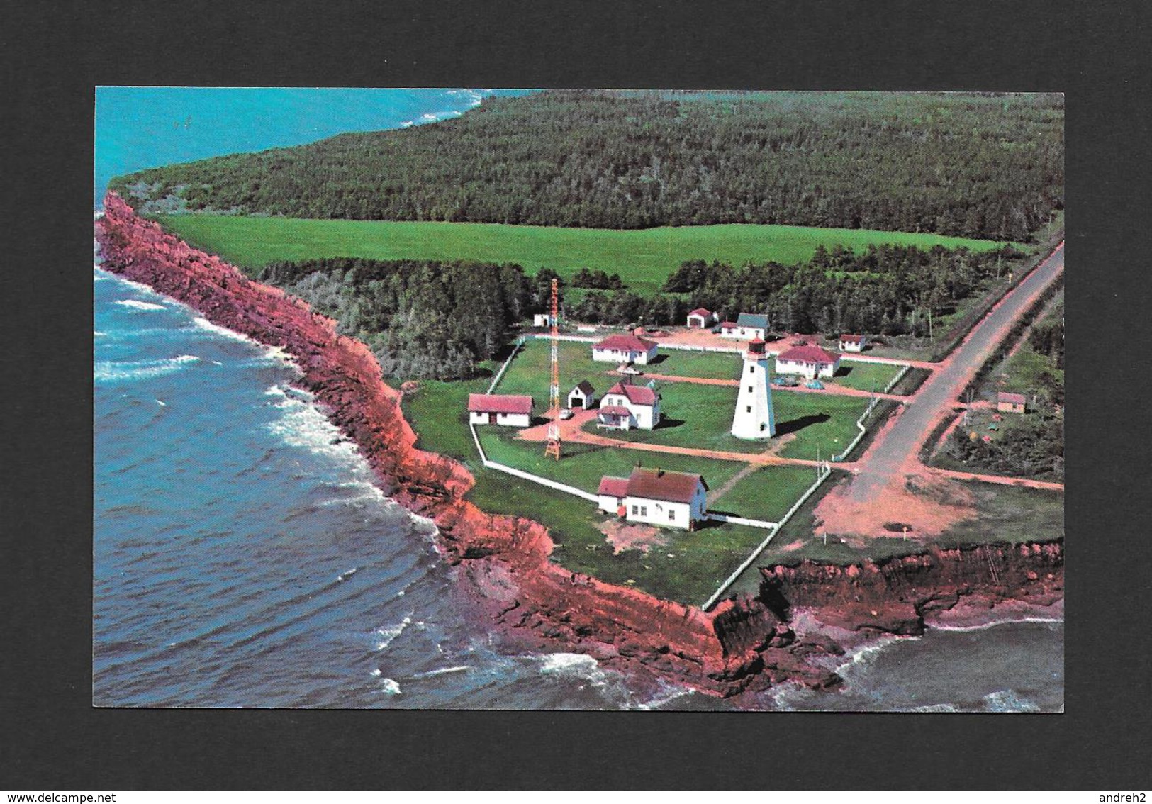 EAST POINT - PRINCE EDWARD ISLAND - AERIAL VIEW OF EAST POINT LIGHTHOUSE - PHARE - PHOTO P.E.I. TRAVEL BUREAU - Otros & Sin Clasificación