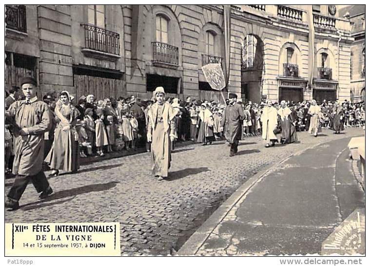 PHOTOS - Photographie : Défilé Des XII° Fêtes Internationales De La VIGNE à DIJON (21) 14/15 Sept. 1957 Côte D'Or - Other & Unclassified