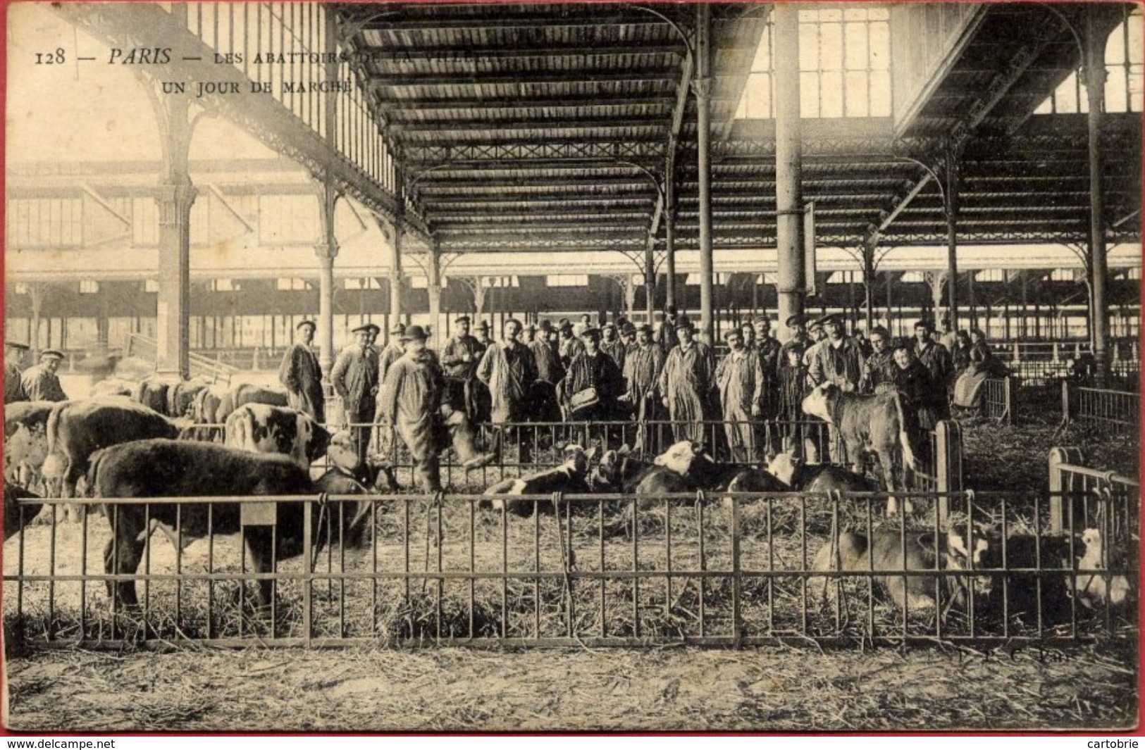 Dépt 75 - PARIS (19è) - Les Abattoirs De La Villette - Un Jour De Marché - Très Animée, Vaches - Arrondissement: 19