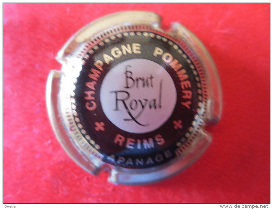 POMMERY. Brut Royal. Noire.Or Pale.  Lettres Or - Pomméry