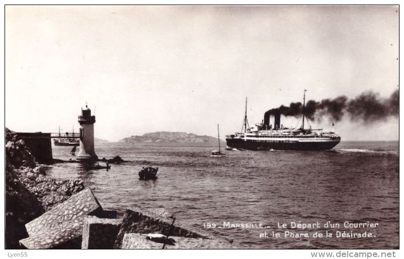 Marseille Le Départ D'un Courrier Et Le Phare De La Désirade - Joliette, Port Area