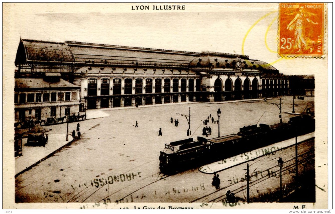 N°50309 -cpa Lyon -la Gare Des Brotteaux -tramway- - Strassenbahnen