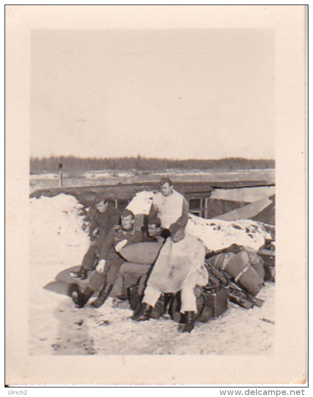 Foto Gruppe Deutsche Soldaten - Wintertarnung - 2. WK - 4*5,5cm (24027) - Krieg, Militär