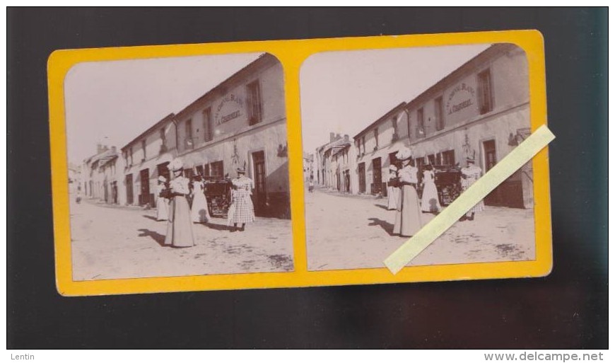 Photo Stéréo - Circa 1890 - " Station à Haute Goulaine Devant Le Restaurant Au Cheval Blanc, A.Chabineau - Photos Stéréoscopiques