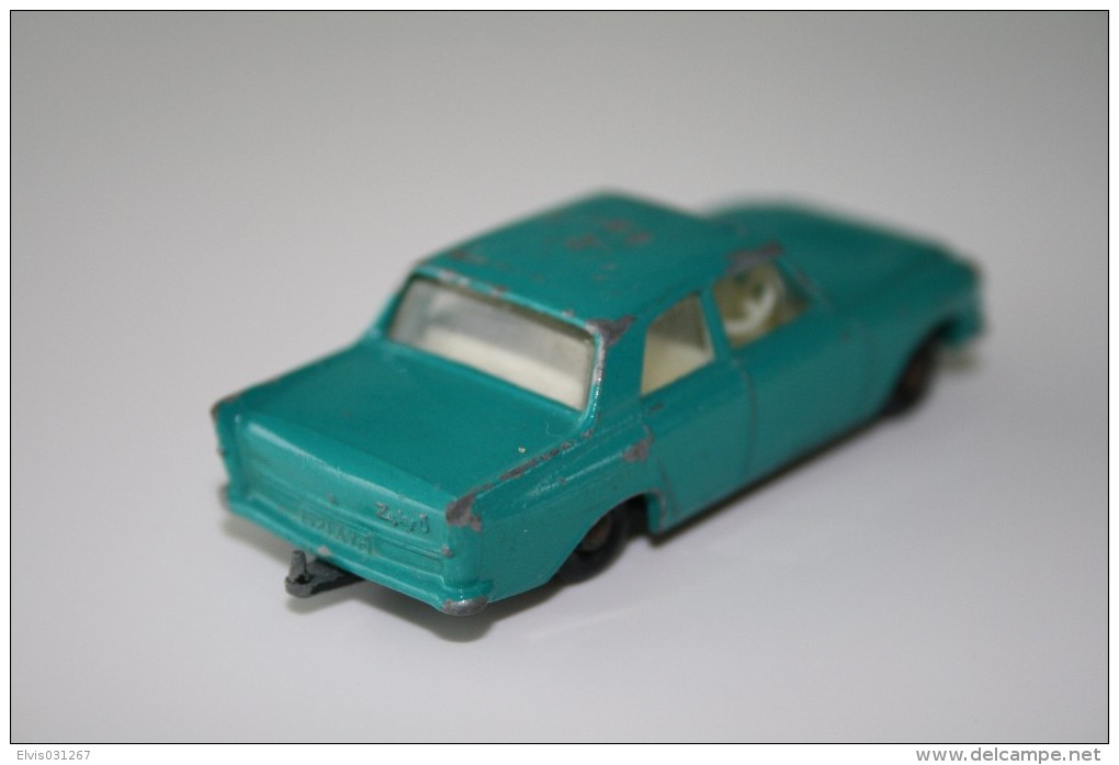 Matchbox Lesney 33B3 FORD ZEPHYR 6 MKIII - Regular Wheels, Issued 1963, Scale : 1/64 - Matchbox (Lesney)