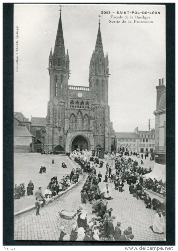 CPA - SAINT POL DE LEON - La Basilique - Sortie D'une Procession, Très Animé - Saint-Pol-de-Léon