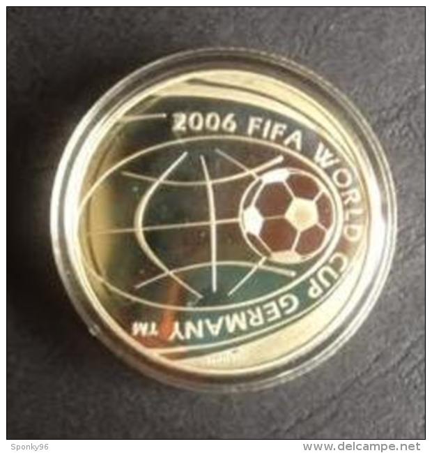 REPUBBLICA ITALIANA - ANNO 2006 - 5 EURO COMMEMORATIVI - FIFA WORLD CUP GERMANY - SILVER - ARGENTO - ZECCA - - Commemorative