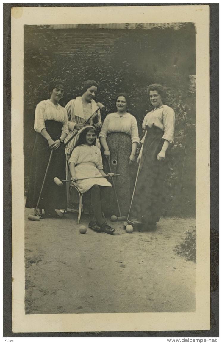 Femmes Jouant Au Croquet. Jeu. 1915. - Anonyme Personen