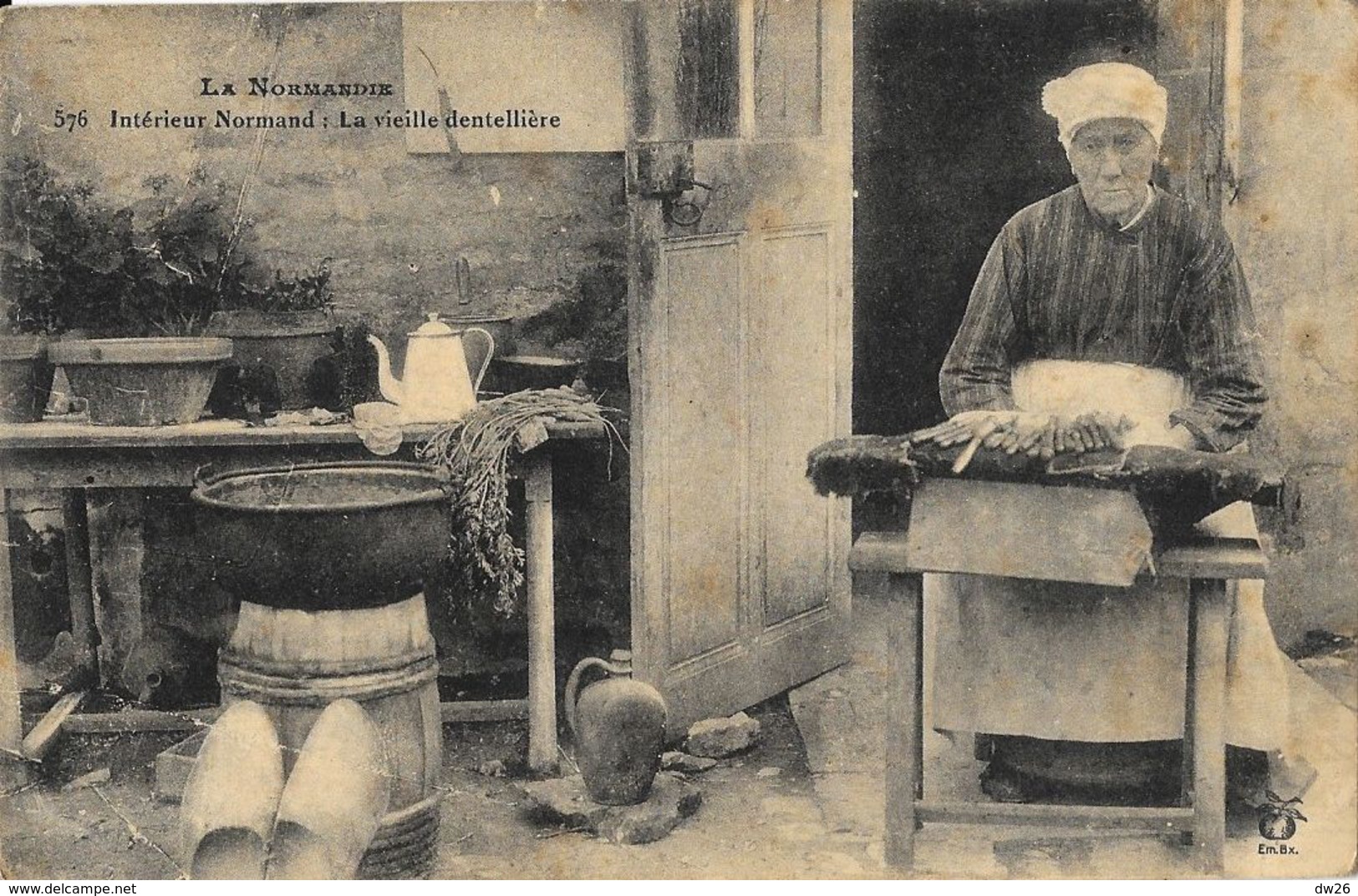 La Normandie - Ferme: Intérieur Normand, La Vieille Dentellière - Edition Em. Brocherioux - Farms