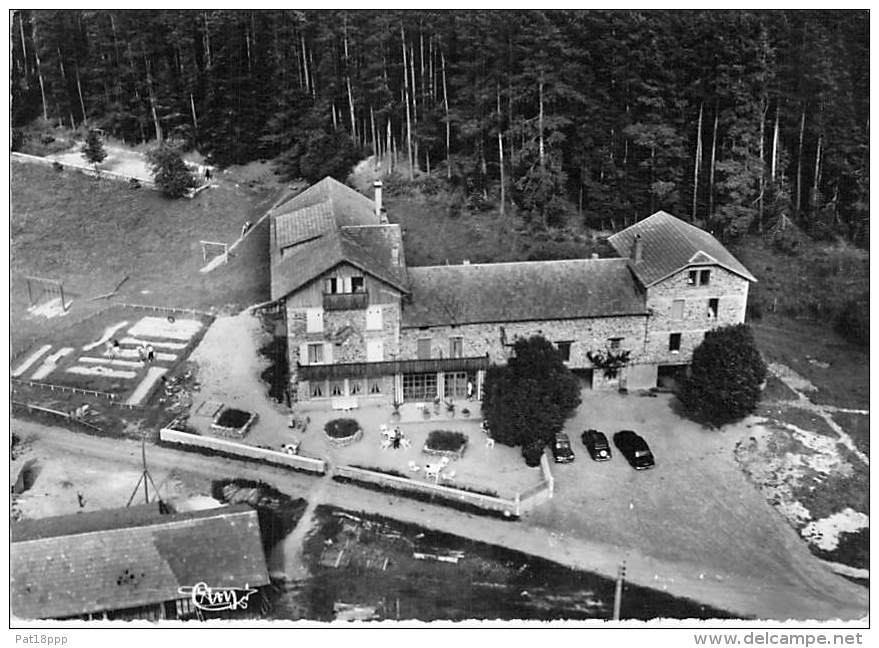 63 - ST SAUVEUR LA SAGNE : Vue Aérienne De L'Hotel Des Sapins - Jolie  CPSM Dentelée Noir Blanc GF - Puy De Dôme - Other & Unclassified