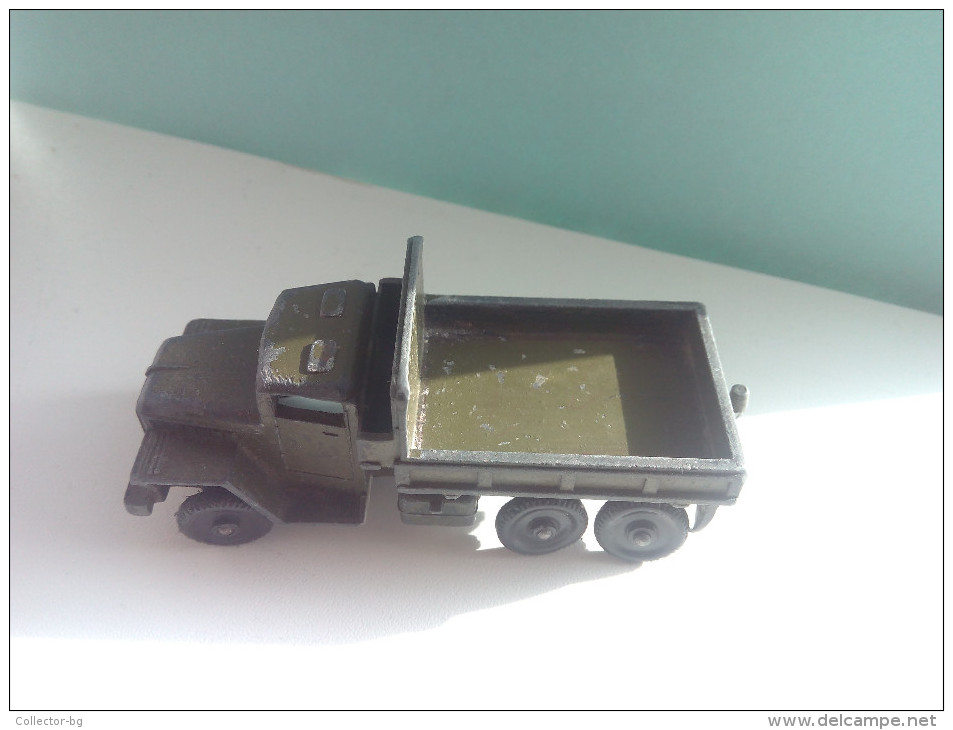 RUSSIAN USSR 1950"S MILITARY ARMY TRUCK HEAVY ZIL ORIGINAL RARE LOW PRICE EVER DIECAST METAL - Camions, Bus Et Construction