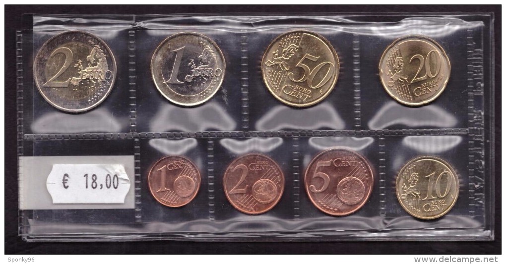 ESTONIA - SERIE DIVISIONALE - ANNO 2011 - EURO - SET COINS - 8 VALORI - SHIPPING COST FREE -SPESE DI SPEDIZIONI GRATUITE - Estland