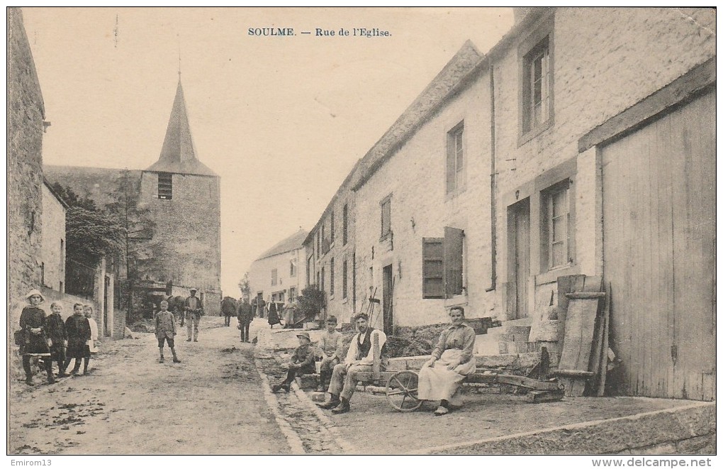 Doische Soulme Rue De L'église Animation Edit A Dumont ( E. Desaix ) Pas Circulée - Doische