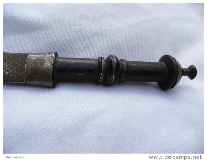 COUTEAU TOUAREG ANCIEN SANS  FOURREAU - Blankwaffen