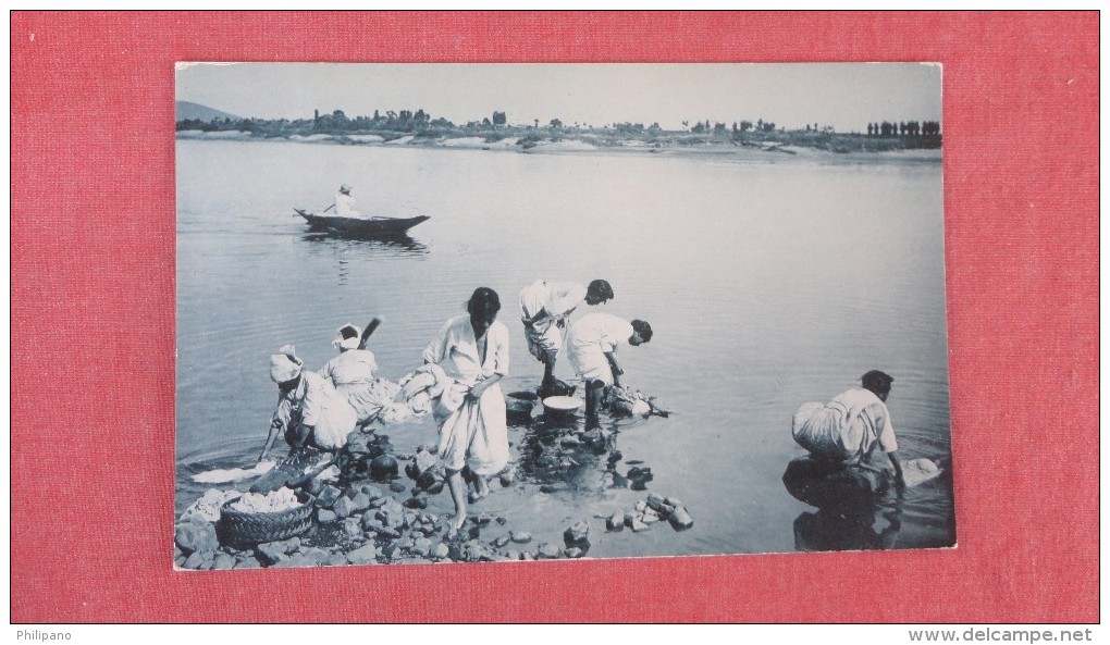 Korean Women Washing ---ref  2297 - Korea, South