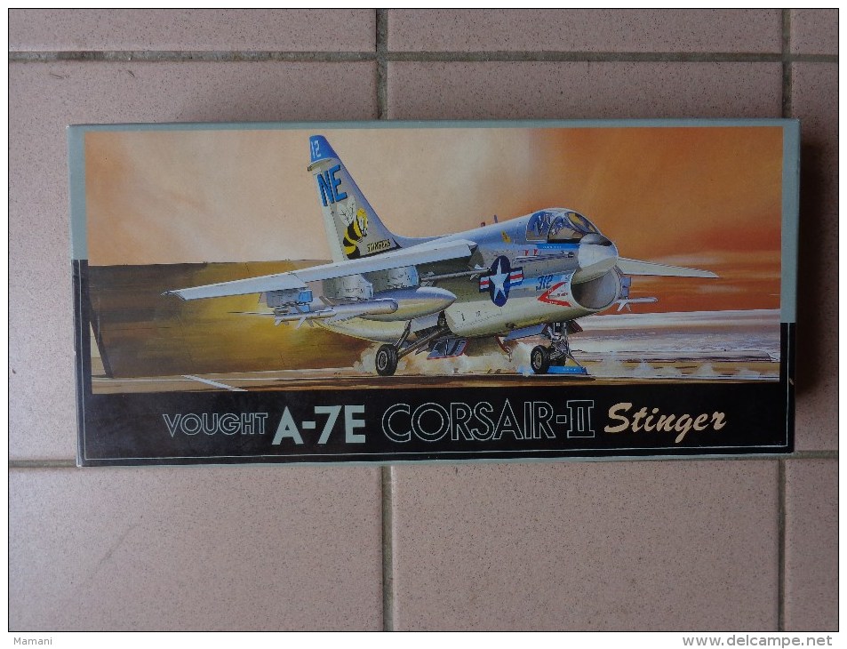 Maquette Avion Militaire-en Plastique-.---1/72 Fujimi A-7E CORSAIR II F-9 STINGER KIT N°F9-800 - Avions