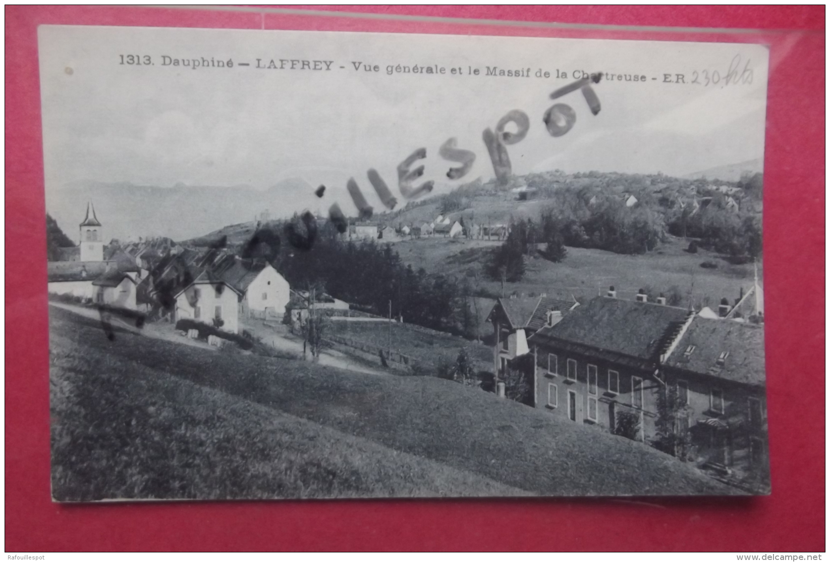 Cp Laffrey Vue Generale Et Le Massif De La Chartreuse - Laffrey