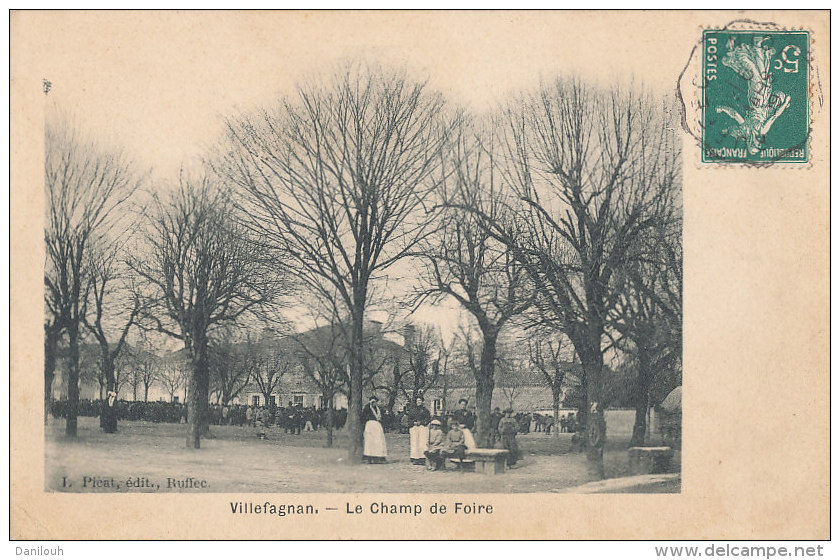 16 // VILLEFAGNAN   Le Champ De Foire - Villefagnan