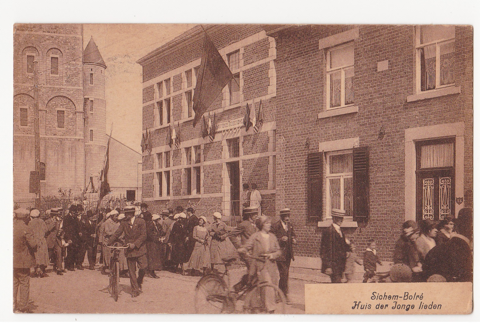 Zichen Zussen Bolder: Huis Der Jonge Lieden. - Riemst