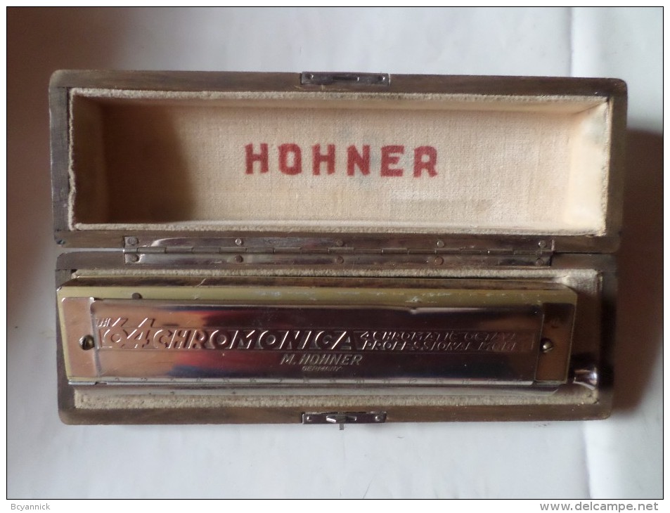 THE 64 CHRMONICA 4 CHROMATIC OCTAVES PROFESSIONAL MODEL M.HOHNER GERMANY - Musikinstrumente