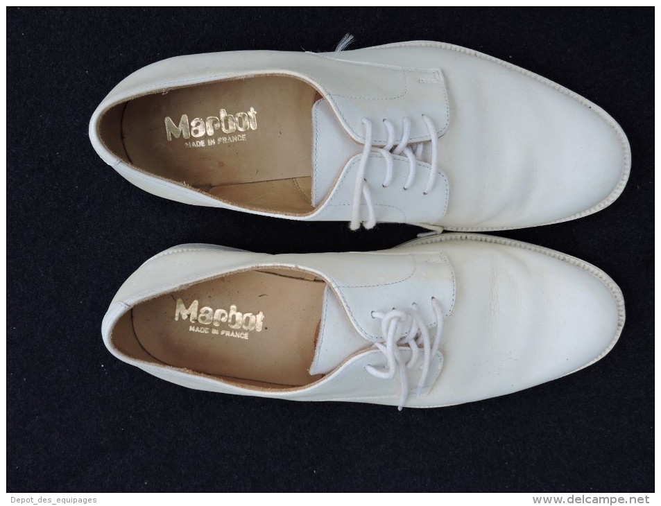 BELLE PAIRE CHAUSSURES REGLEMENTAIRES BLANCHES  EN CUIR #.2 - Uniformes