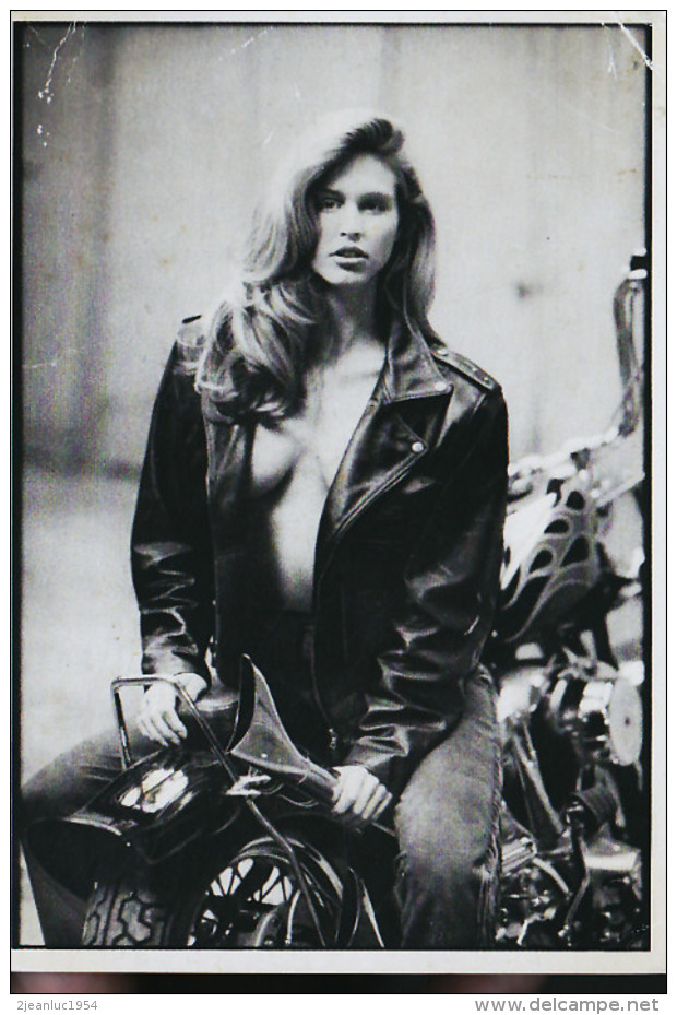 FEMME A LA MOTO - Pin-Ups