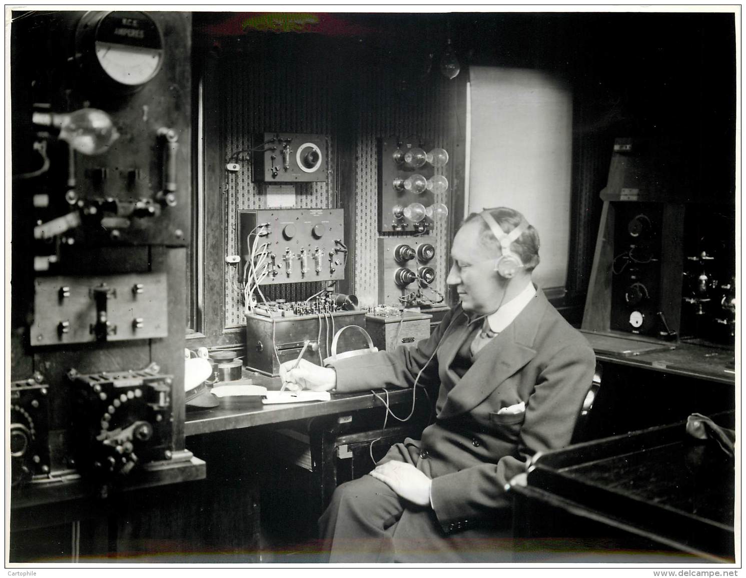 Press Photo - Guglielmo Marconi - Marchese - Telecommunication Inventor - In His Yacht Elettra 1920 - Personalità