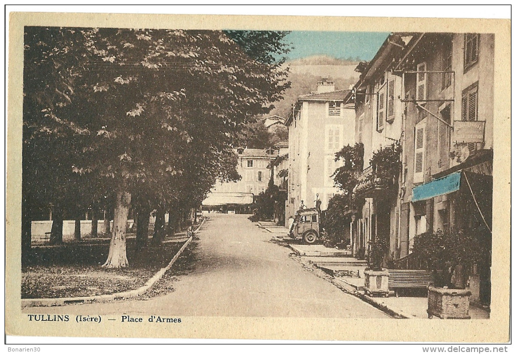 CPA 38 TULLINS PLACE D'ARMES CAMION - Tullins