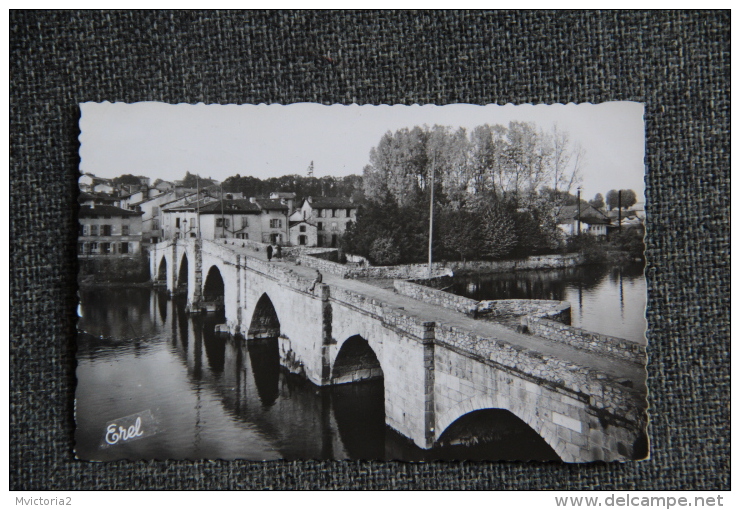 LIMOGES - Le Pont ST MARTIAL - Limoges