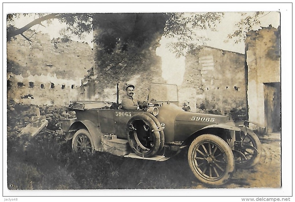 VIEILLE VOITURE Conduite Par Un Militaire En 1916   - CARTE PHOTO - -    -  L 1 - Autres & Non Classés