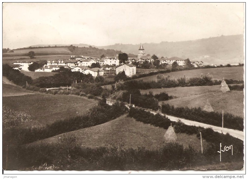 AINHOA - Vue Générale - Yvon 3566 - écrite Et Circulée 1942 - Tbe - La Route De Dancharia - Ainhoa